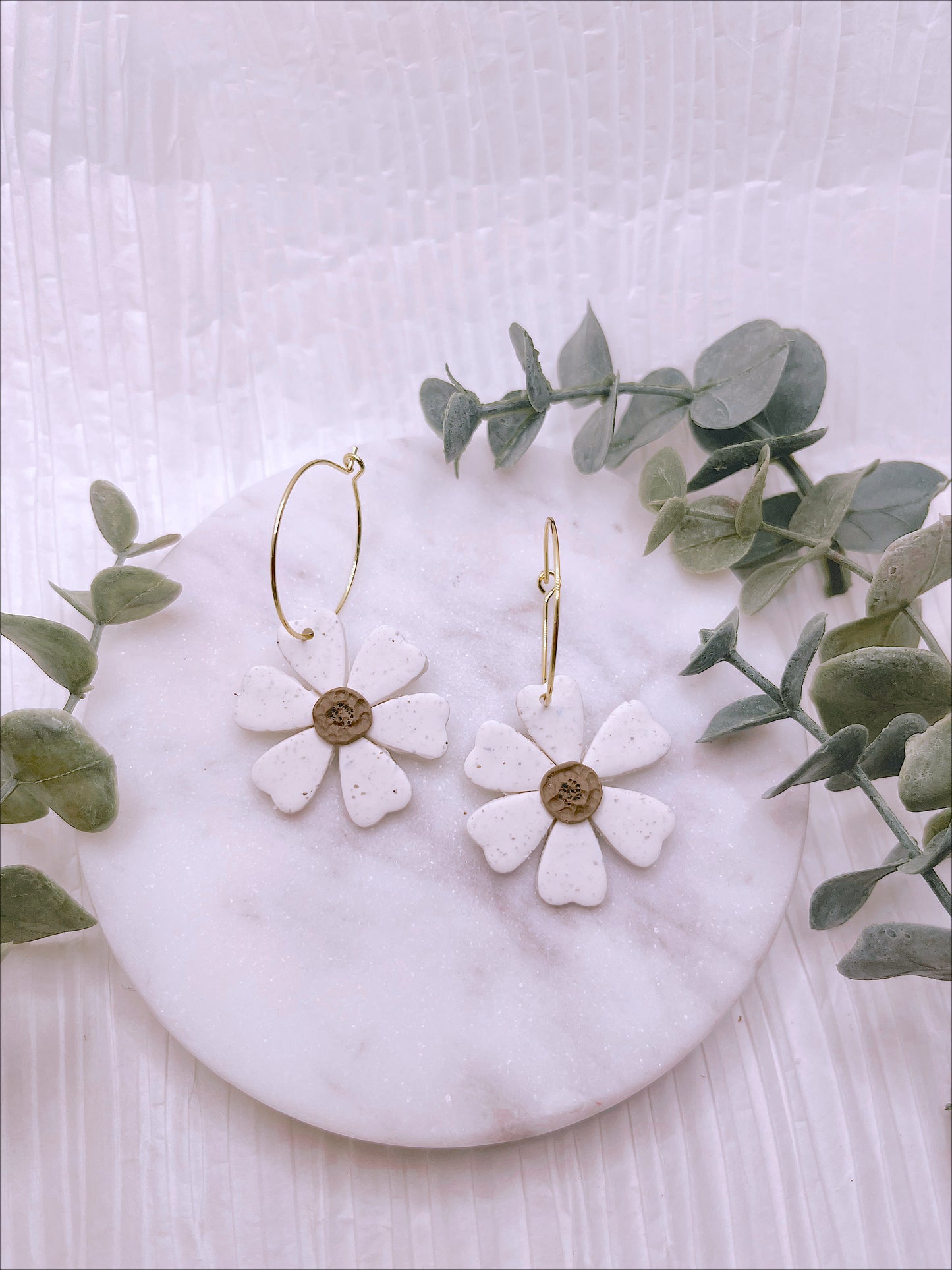 daisy hoops