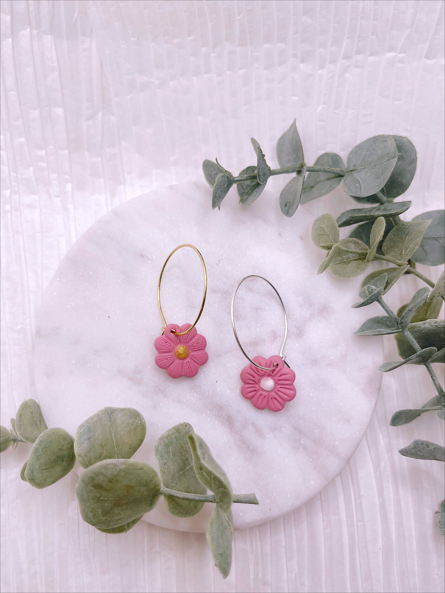 mini daisy hoops